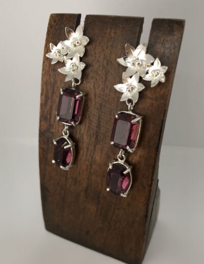 Pendientes flores piedras
